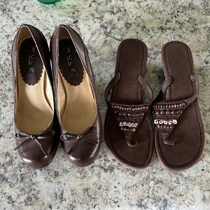 Womens size 7.5 dress shoe and size 8 dress flip flops